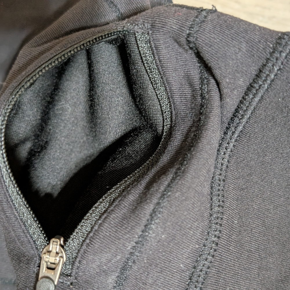 Lululemon Black Drawstring Pants - 6 - Preloved - Picture 9 of 9